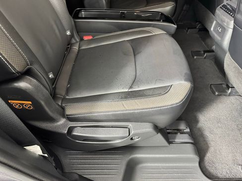 Used 2023 Nissan Pathfinder SL w/ SL Premium Package image 32