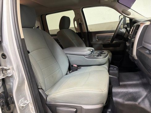 Used 2016 RAM 2500 SLT image 36