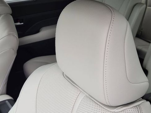 New 2026 Toyota Grand Highlander Limited FWD image 13