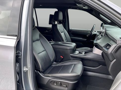 Used 2022 GMC Yukon SLT w/ SLT Luxury Package AWD/4WD image 8