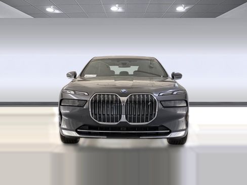 Used 2026 BMW i7 eDrive50 RWD image 5