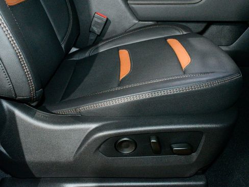 Used 2025 GMC Sierra 1500 AT4 w/ AT4 Premium Package image 14