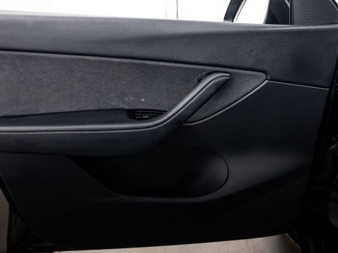 Used 2021 Tesla Model Y Long Range AWD/4WD image 12