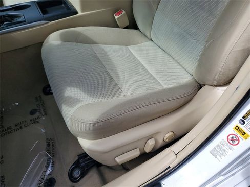 Used 2017 Toyota Camry LE image 21