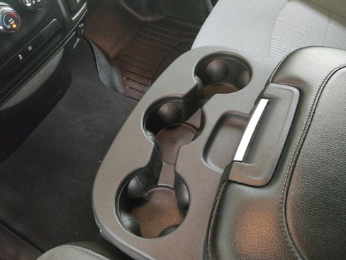 Used 2023 RAM 1500 Classic SLT AWD/4WD image 26