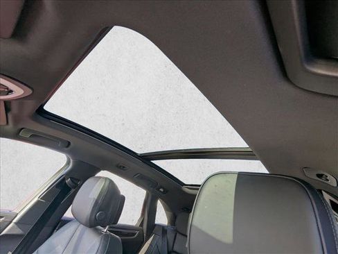 Used 2023 Porsche Macan Turbo image 25