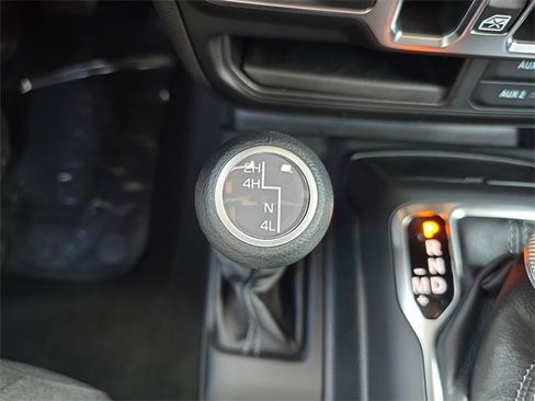 New 2025 Jeep Gladiator Sport image 19