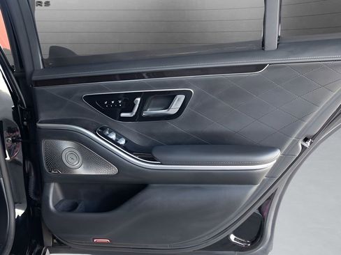 Used 2022 Mercedes-Benz S 580 4MATIC Sedan w/ AMG Line Package image 67