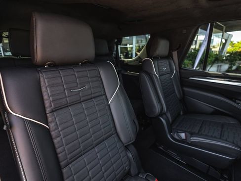 Used 2025 Cadillac Escalade V AWD/4WD image 32