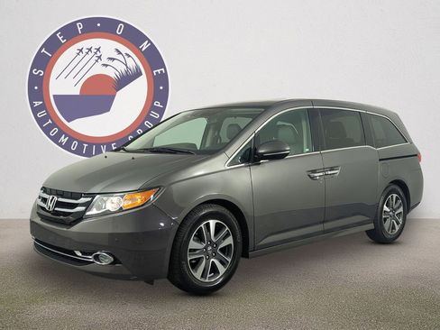 Used 2016 Honda Odyssey Touring image 2