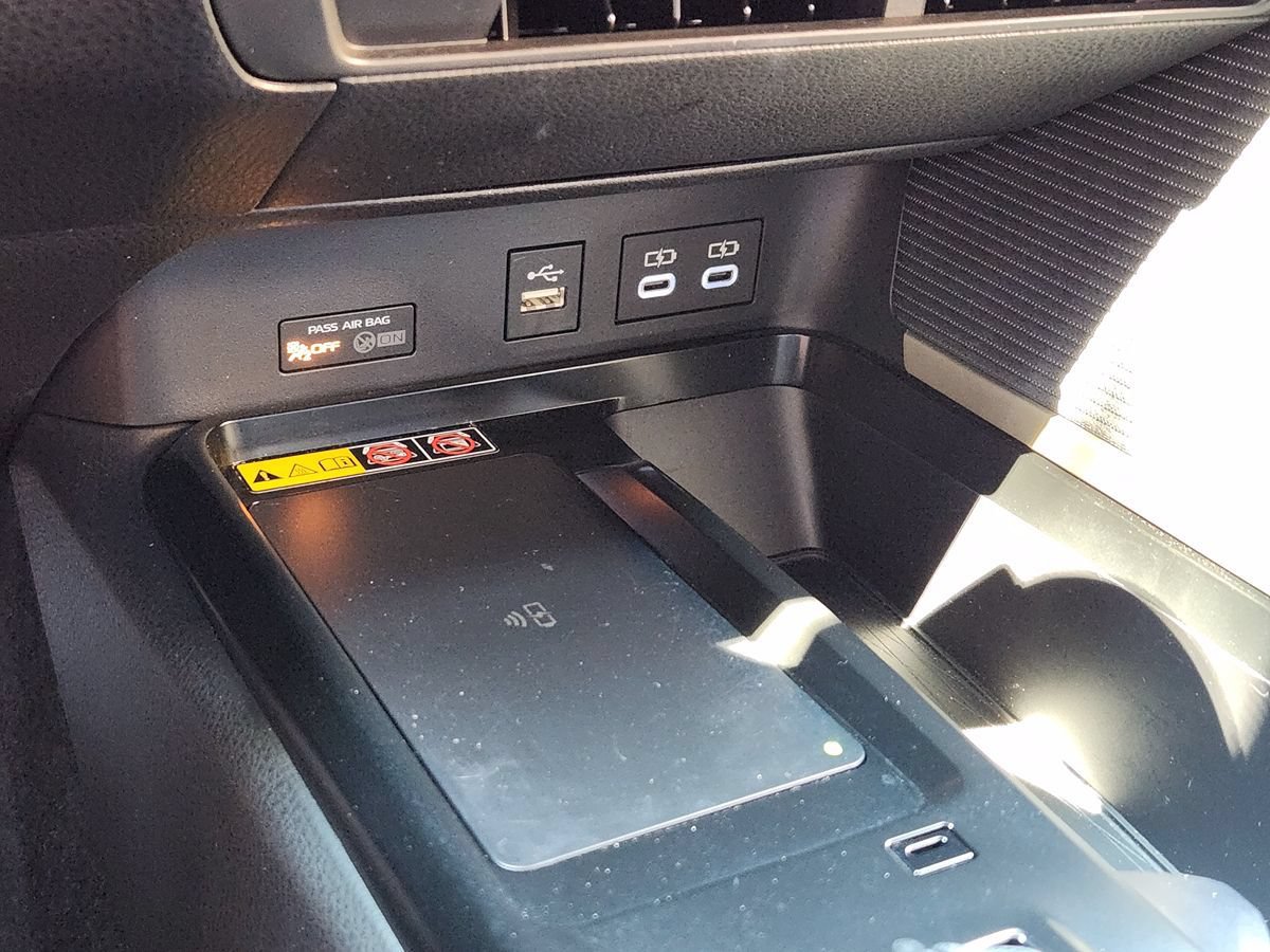 Used 2025 Toyota Camry SE w/ Multimedia Upgrade Package FWD image 34