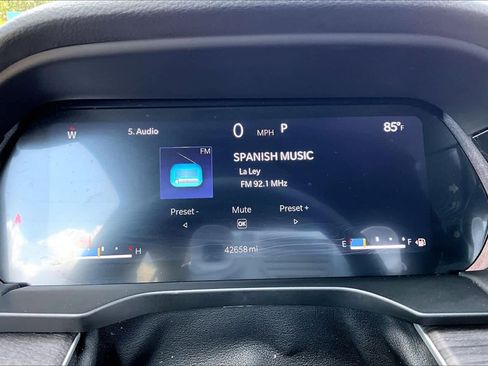 Used 2023 Jeep Grand Cherokee Limited w/ Luxury Tech Group II AWD/4WD image 24