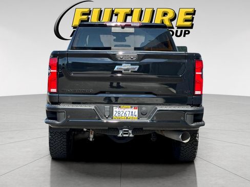 Used 2024 Chevrolet Silverado 2500 LT w/ Midnight Edition AWD/4WD image 4