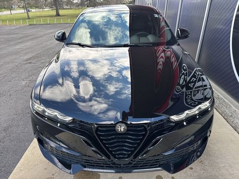 New 2026 Alfa Romeo Tonale Veloce w/ Quick Order Package 23H Volce image 5