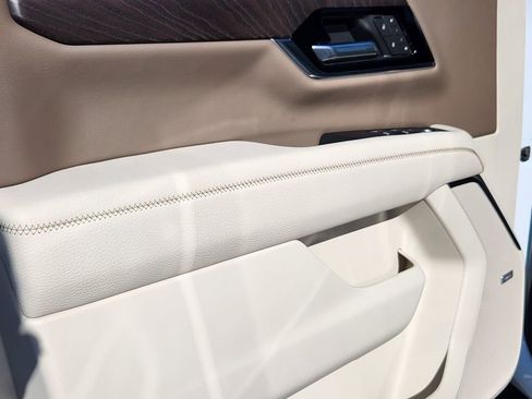 New 2026 GMC Yukon XL Denali w/ Denali Reserve Package image 14