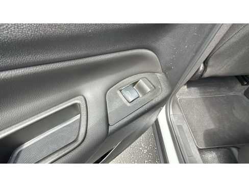 Used 2024 Chevrolet Equinox LT FWD image 36