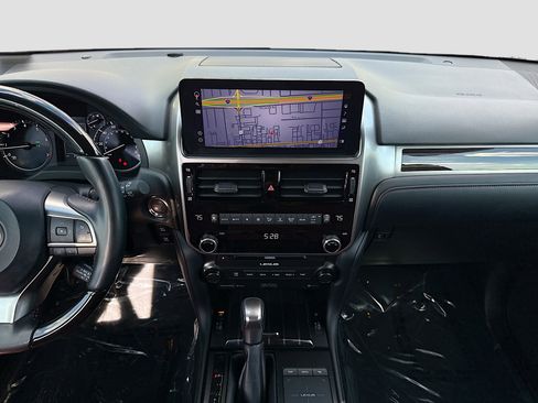 Used 2023 Lexus GX 460 Premium w/ Accessory Package AWD/4WD image 18