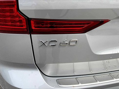 Certified 2023 Volvo XC60 B5 Plus image 30