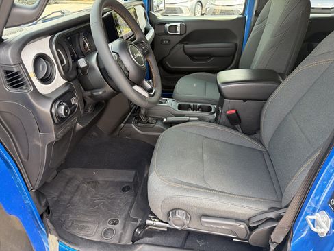 Used 2024 Jeep Wrangler Unlimited Sport AWD/4WD image 19
