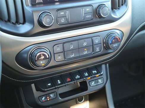 Used 2021 GMC Canyon Denali image 22