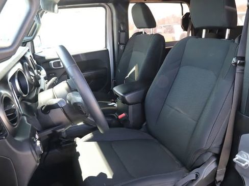 Used 2019 Jeep Wrangler Sport AWD/4WD image 12
