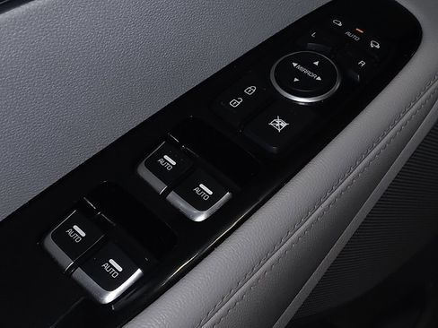 Used 2016 Kia Sorento SX image 27