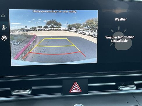 Used 2025 Hyundai Elantra SEL image 33