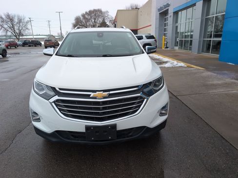 Used 2018 Chevrolet Equinox Premier image 3