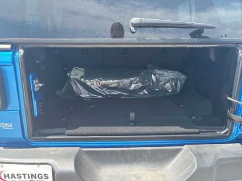 New 2025 Jeep Wrangler Unlimited Sport image 6