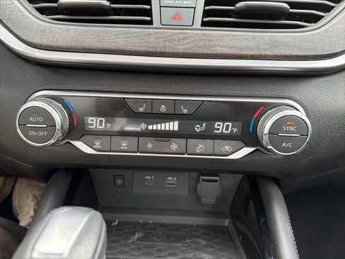 Used 2025 Nissan Altima 2.5 SL FWD image 27
