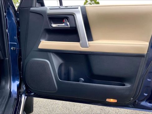 Used 2015 Toyota 4Runner Limited image 21