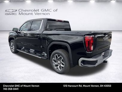 New 2026 GMC Sierra 1500 SLE w/ LPO, Black Badging Package