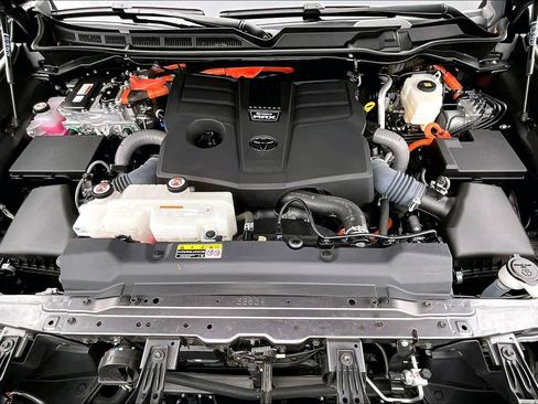 Used 2024 Toyota Tundra Limited image 31