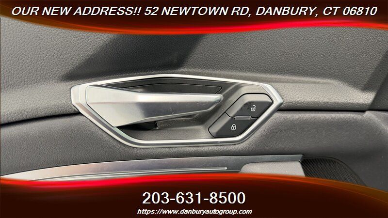 Used 2021 Audi e-tron Premium w/ Convenience Plus Package AWD/4WD image 14