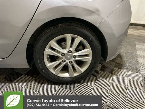 Used 2015 Hyundai Elantra GT image 25