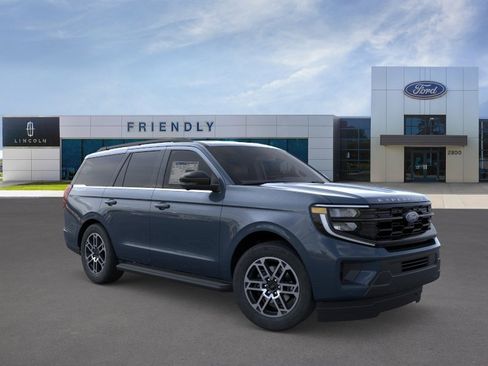 New 2026 Ford Expedition Active image 7