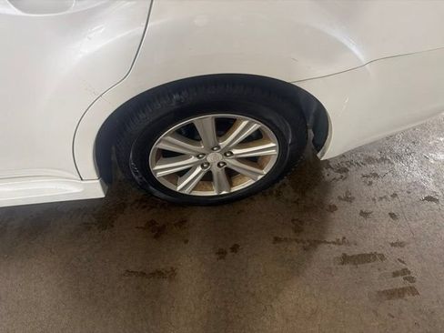 Used 2012 Subaru Legacy 2.5i Premium w/ All-Weather Pkg AWD/4WD image 15