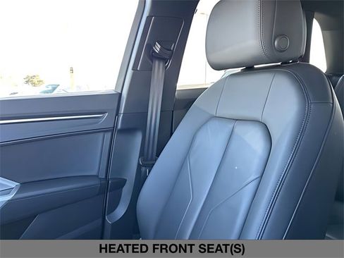 Used 2024 Audi Q3 2.0T Premium image 35