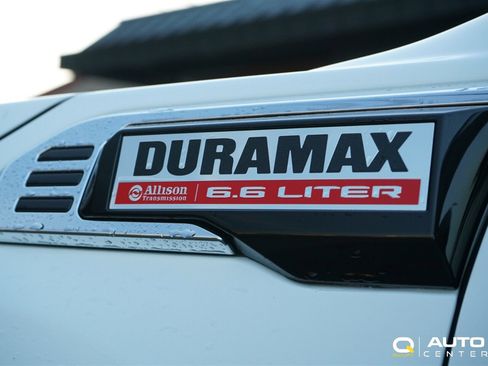 Used 2024 GMC Sierra 3500 SLT w/ SLT Premium Package image 13