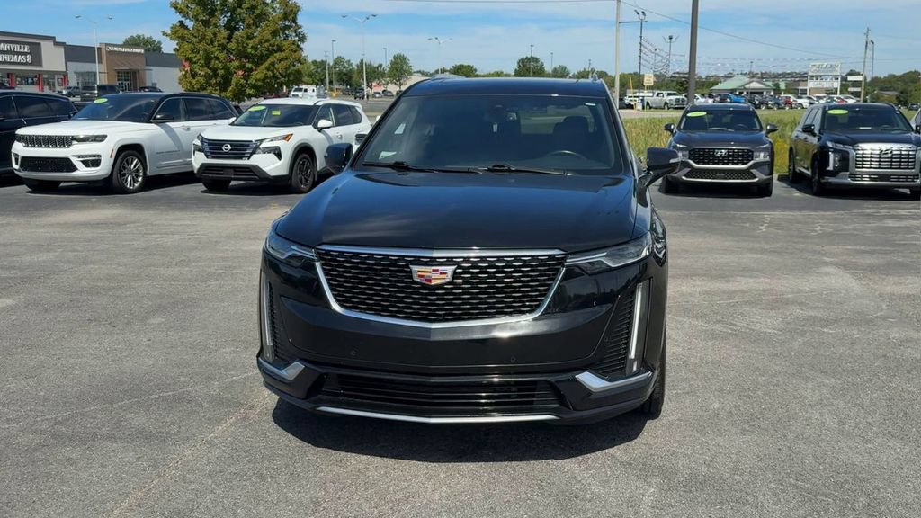 Used 2022 Cadillac XT6 Premium Luxury AWD/4WD image 2