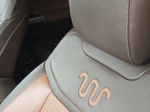 Used 2021 Ford Explorer King Ranch w/ Premium Technology Package image 16