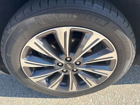 Used 2022 Lincoln Corsair Reserve w/ Equipment Group 201A AWD/4WD image 7