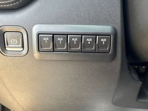 Used 2021 Chevrolet Silverado 2500 LTZ w/ LTZ Premium Package AWD/4WD image 32