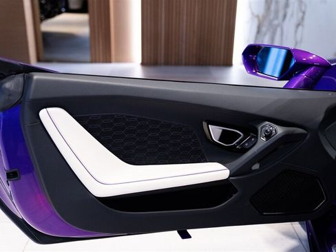 Used 2023 Lamborghini Huracan EVO RWD image 13