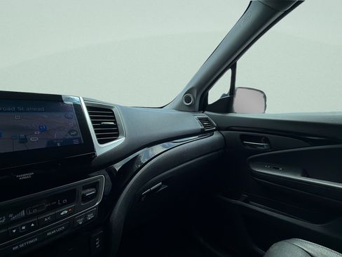Used 2016 Honda Pilot Touring image 15