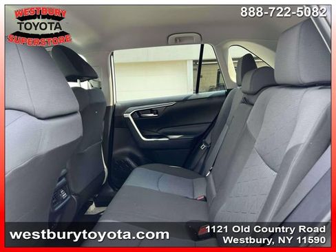 Used 2025 Toyota RAV4 XLE AWD/4WD image 15