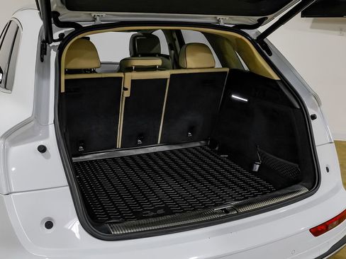 Used 2021 Audi Q5 Prestige w/ Prestige Package image 53