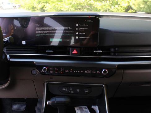 New 2026 Kia Carnival LX FWD image 12