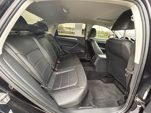 Used 2017 Volkswagen Passat 1.8T SE FWD image 30