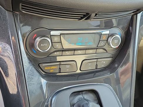 Used 2016 Ford Escape Titanium w/ Canadian Touring Package AWD/4WD image 16